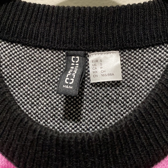 H&M Sweater size small - Picture 2 of 3